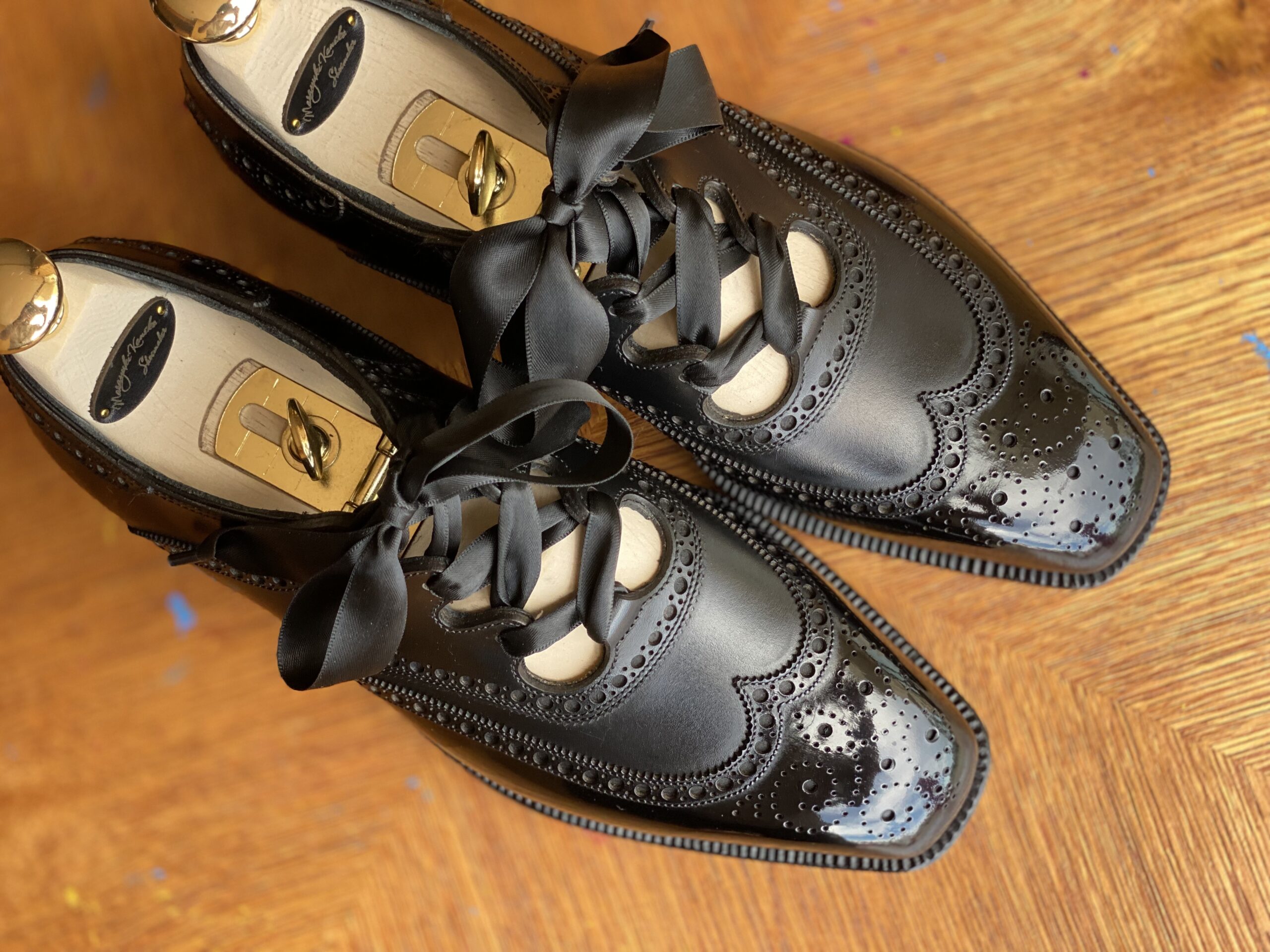 Ghillie shoe close-up—precise broguing and pattern balance