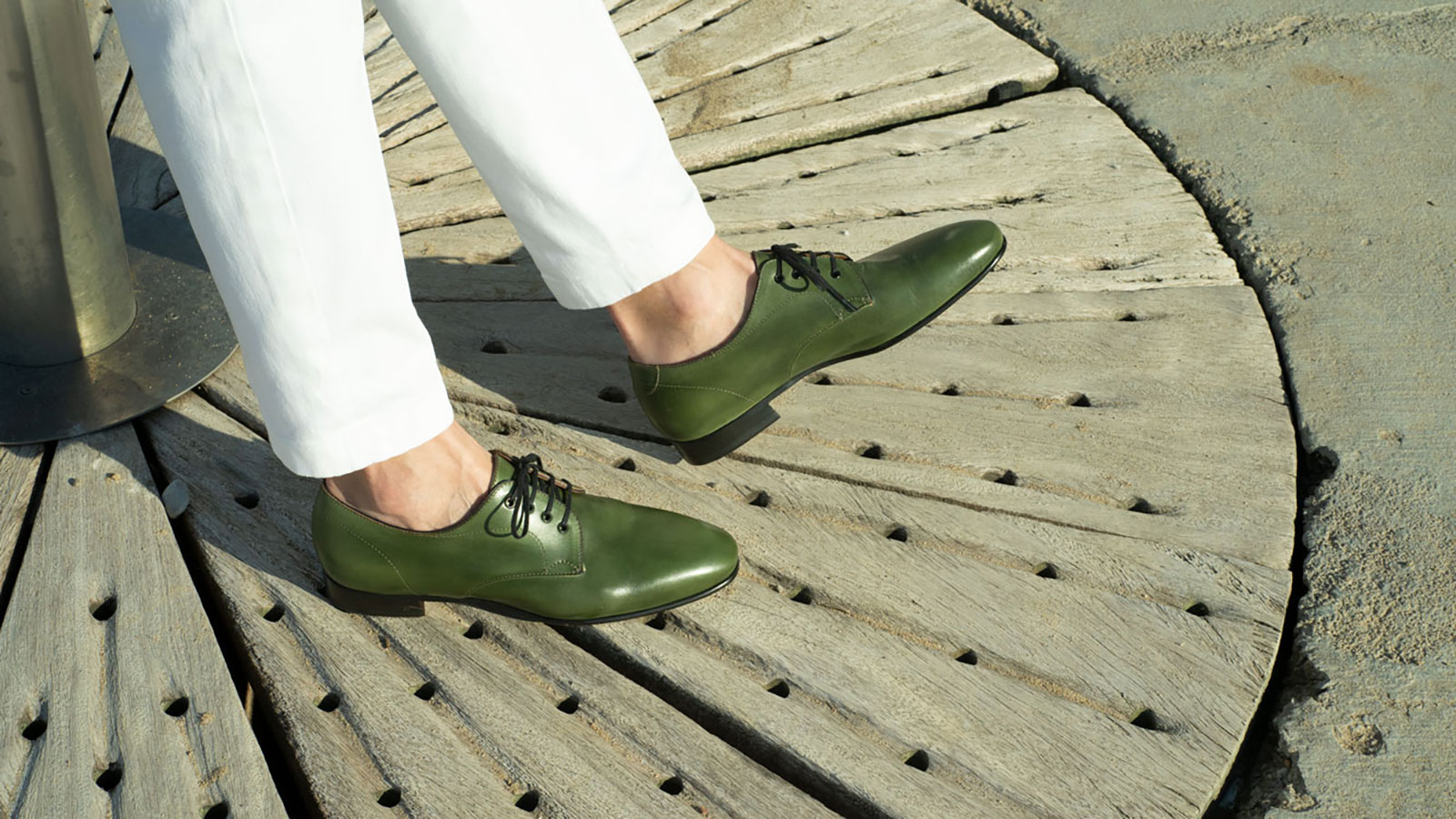 Derby casual da Brava Collection com construção McKay (Blake) para pisada leve e patina divertida, ideal para o uso diário.